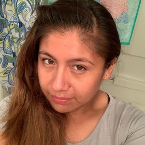 Meet your Posher, Claudia